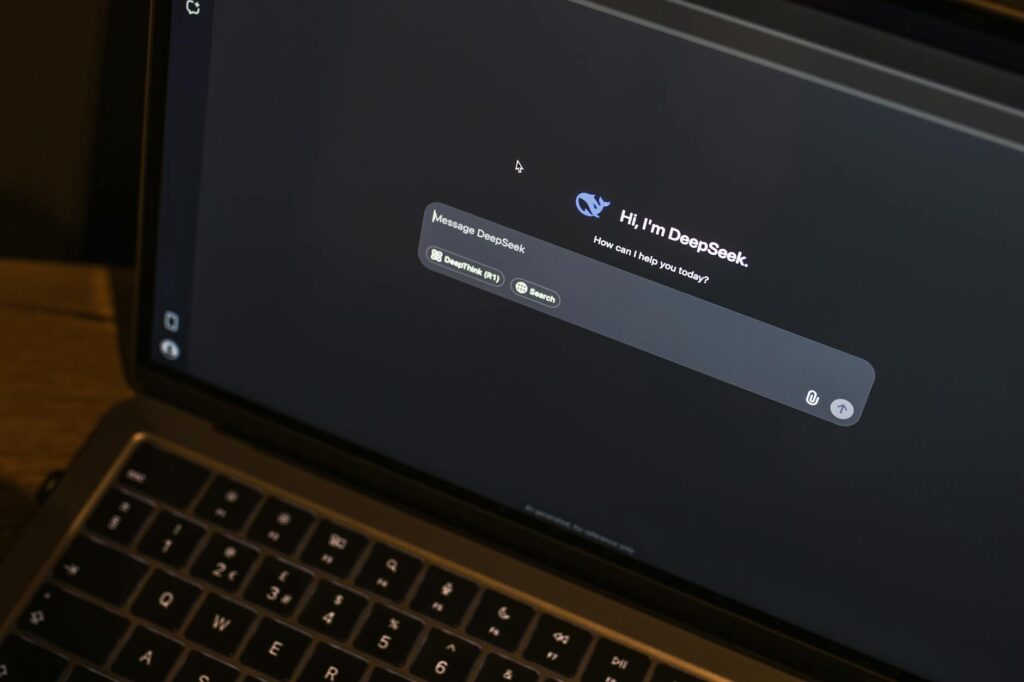 Ezekkel az egyszerű módszerekkel sokkal több segítséget kaphatunk a mesterséges intelligenciától