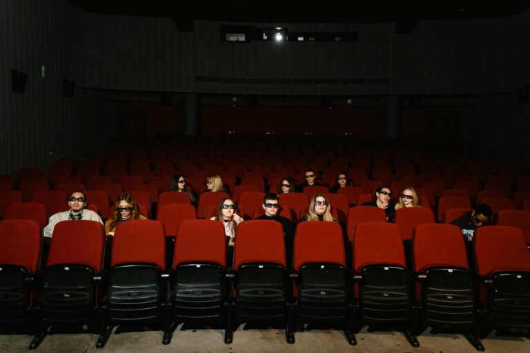 Miért érdemes még mindig közösségben filmet nézni a streaming korában?