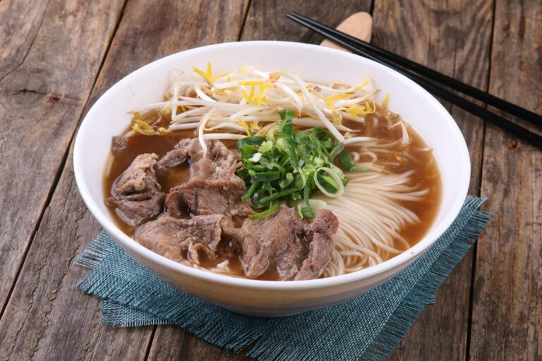 Így lesz valóban aranysárga és kristálytiszta a vasárnapi húsleves