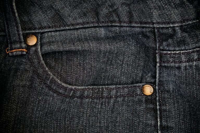 Miért választják egyre többen a másodkézből származó ruhákat a fast fashion helyett?